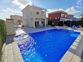 VILLA DE LUJO CON PISCINA PRIVADA, JACUZZI y BARBACOA